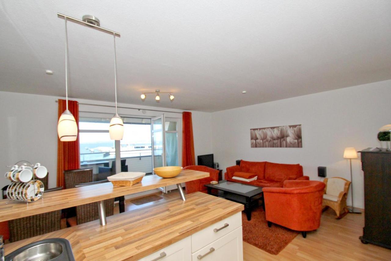 Hafennahe Ferienwohnung Mit Balkon Und Meerblick - Hafenhaeuser Wiek Wohnung 14 Wiek auf Ruegen Exterior photo